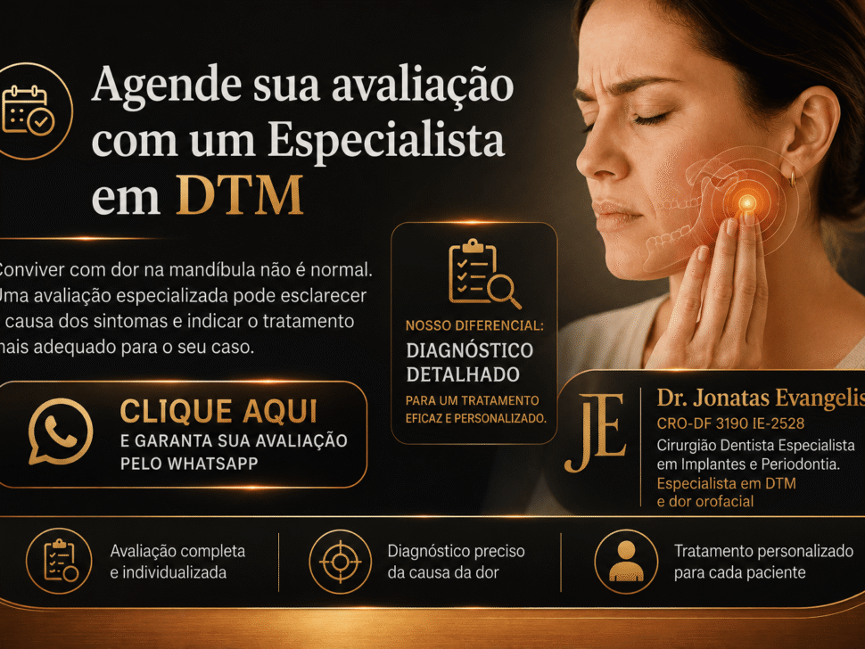 Especialista em DTM e Dor Orofacial realizando avaliação clínica em paciente com dor na mandíbula.
